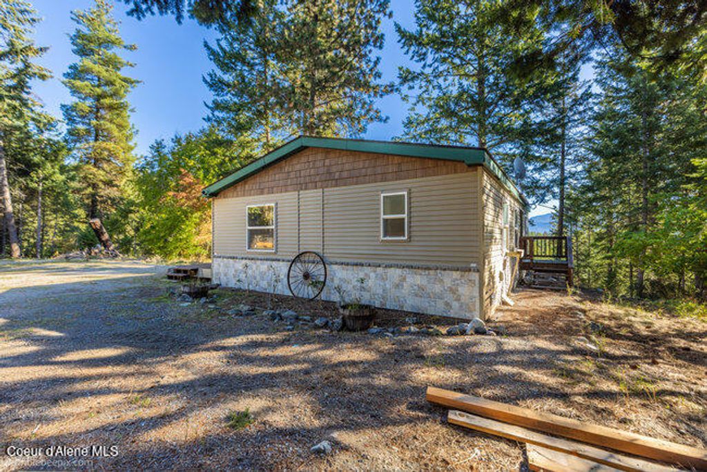 Photo of 467 Silverado Rd Rd, Careywood, ID 83809 (MLS # 25-10150)