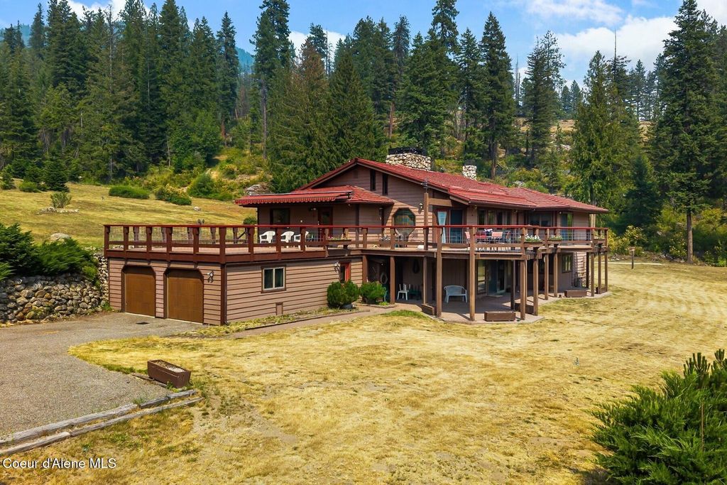 Photo of 887 Blue Lake Lake, Priest River, ID 83856 (MLS # 26-7549)
