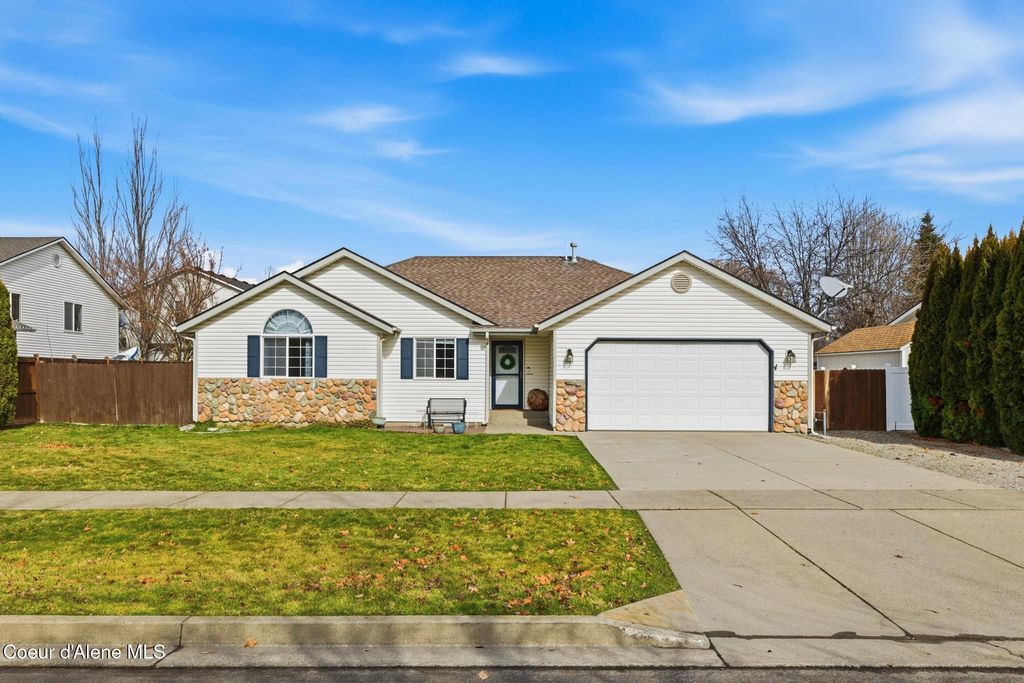 Photo of 2981 BROADMOORE Dr, Hayden, ID 83835 (MLS # 26-2086)