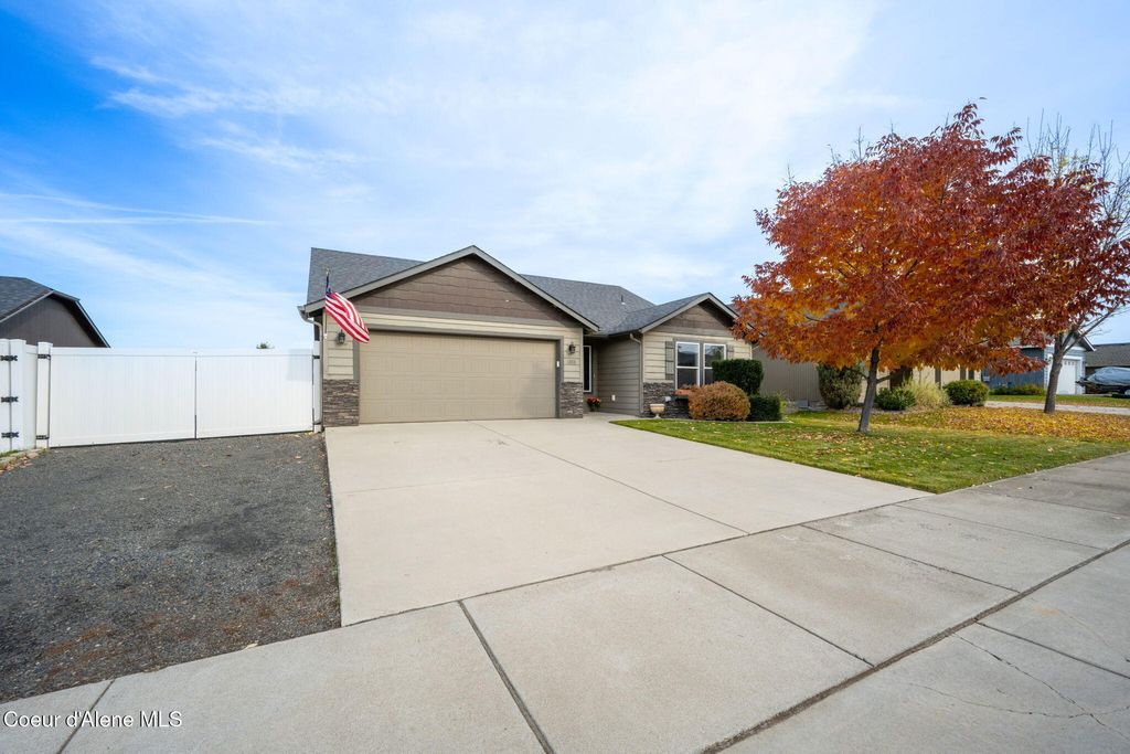 Photo of 6083 TWISTER Rd, Rathdrum, ID 83858 (MLS # 25-10572)