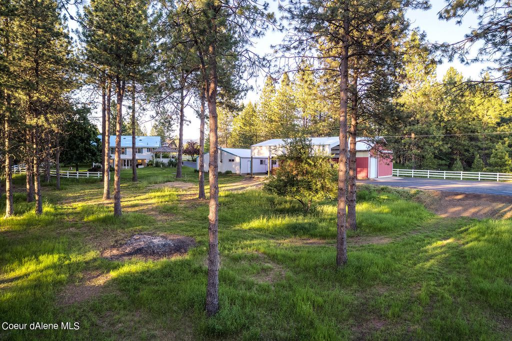 Photo of 5718 SLEEPY Ln, Coeur dAlene, ID 83814 (MLS # 25-9599)