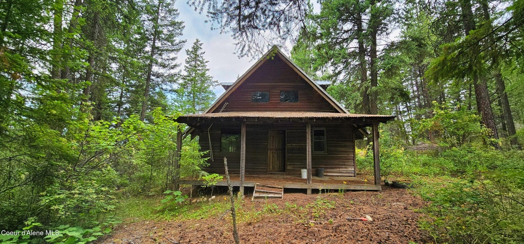 Photo of 1754 Giles Connection Rd, Bonners Ferry, ID 83805 (MLS # 26-7529)