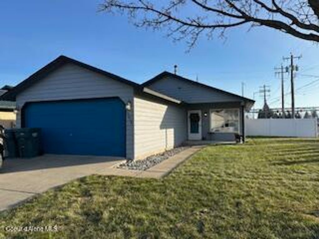 Photo of 10418 Camp Ct, Hayden, ID 83835 (MLS # 26-827)