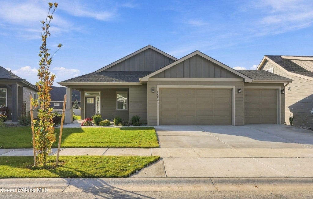 Photo of 7572 GIRARD CIR, Coeur dAlene, ID 83815 (MLS # 26-10539)