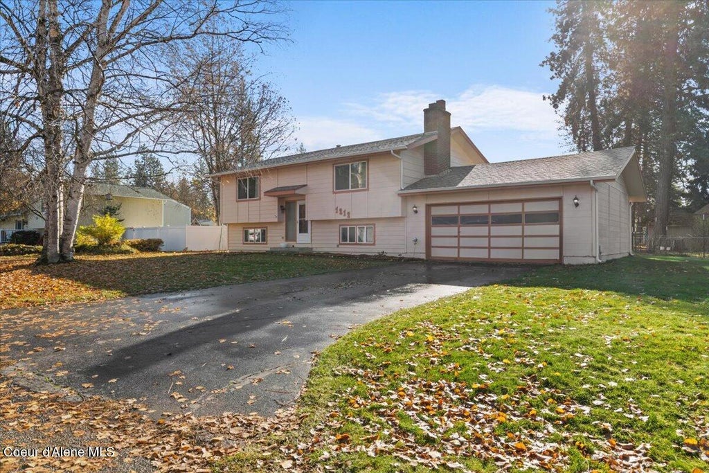 Photo of 1212 Fernwood Ct, Coeur dAlene, ID 83815 (MLS # 25-10450)