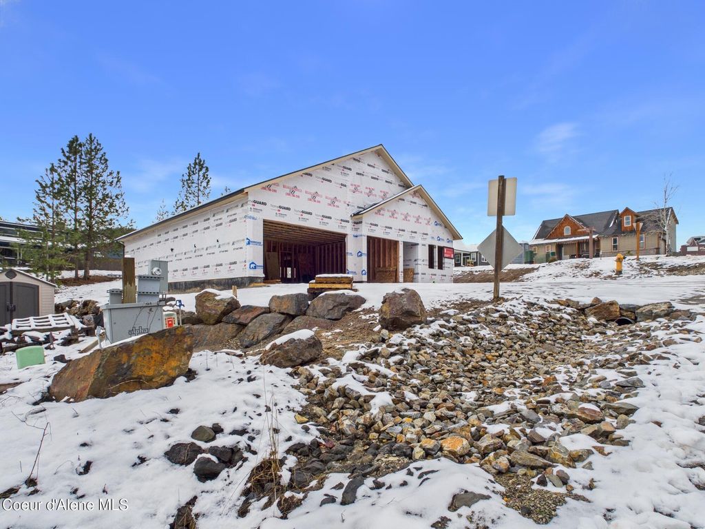 Photo of 101 Happy Trails Trails, Pinehurst, ID 83850 (MLS # 26-1612)
