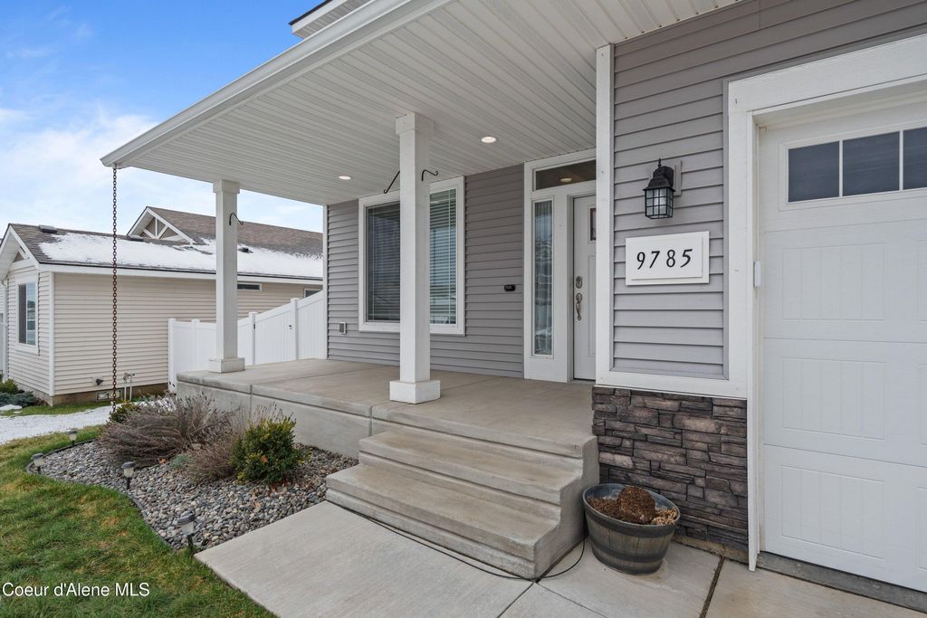 Photo of 9785 Berkshire St, Hayden, ID 83835 (MLS # 26-2413)