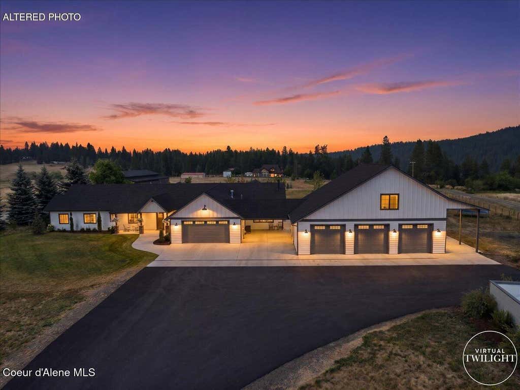 Photo of 8575 Haystack Ln, Coeur dAlene, ID 83814 (MLS # 26-8131)