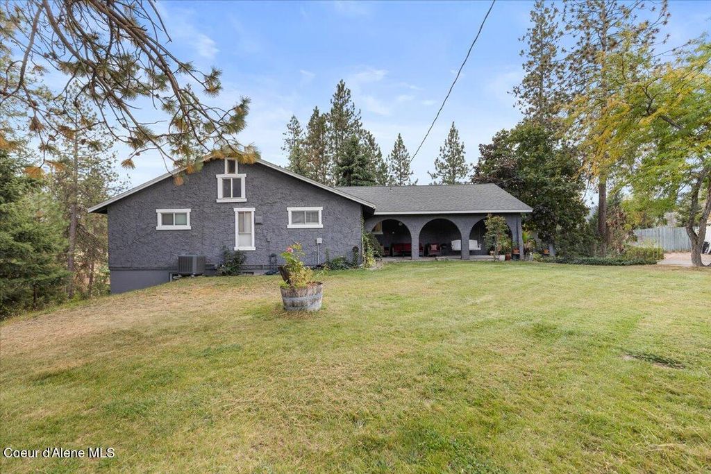 Photo of 3102 Buckskin Rd, Coeur dAlene, ID 83815 (MLS # 25-10053)