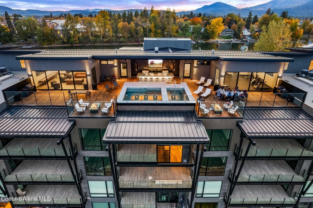 Photo of 802 Sandpoint Ave Ave #8305, Sandpoint, ID 83864 (MLS # 26-6637)