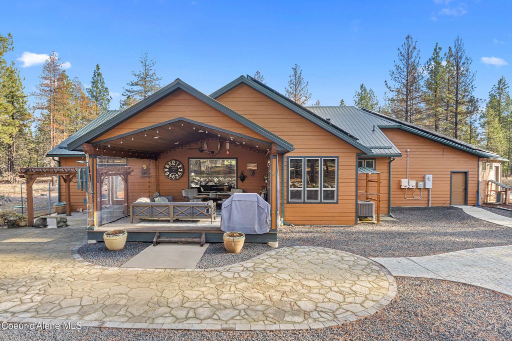 Photo of 28615 Milan, Chattaroy, WA 99003 (MLS # 25-11433)