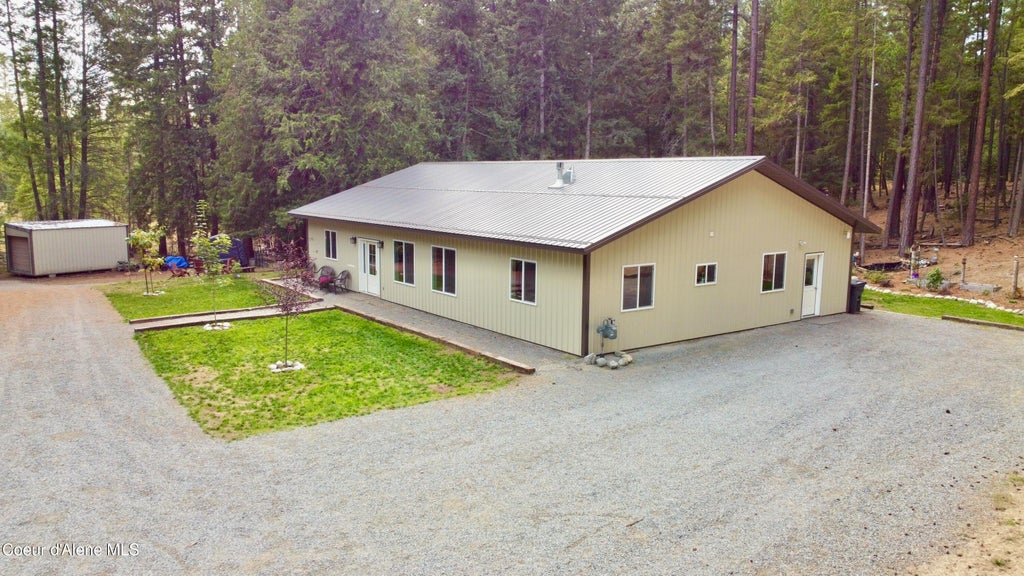Photo of 186 Yellowjacket RD, Bonners Ferry, ID 83805 (MLS # 26-10276)