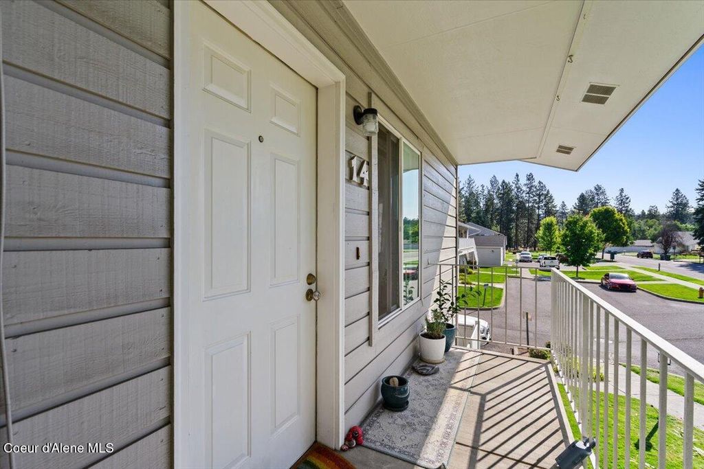 Photo of 683 WHISPERING PINES Pines #14, Coeur dAlene, ID 83815 (MLS # 25-8621)