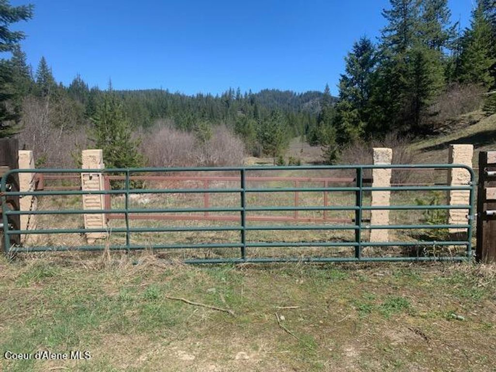 Photo of Carlin Creek Rd #256, Harrison, ID 83833 (MLS # 26-2892)
