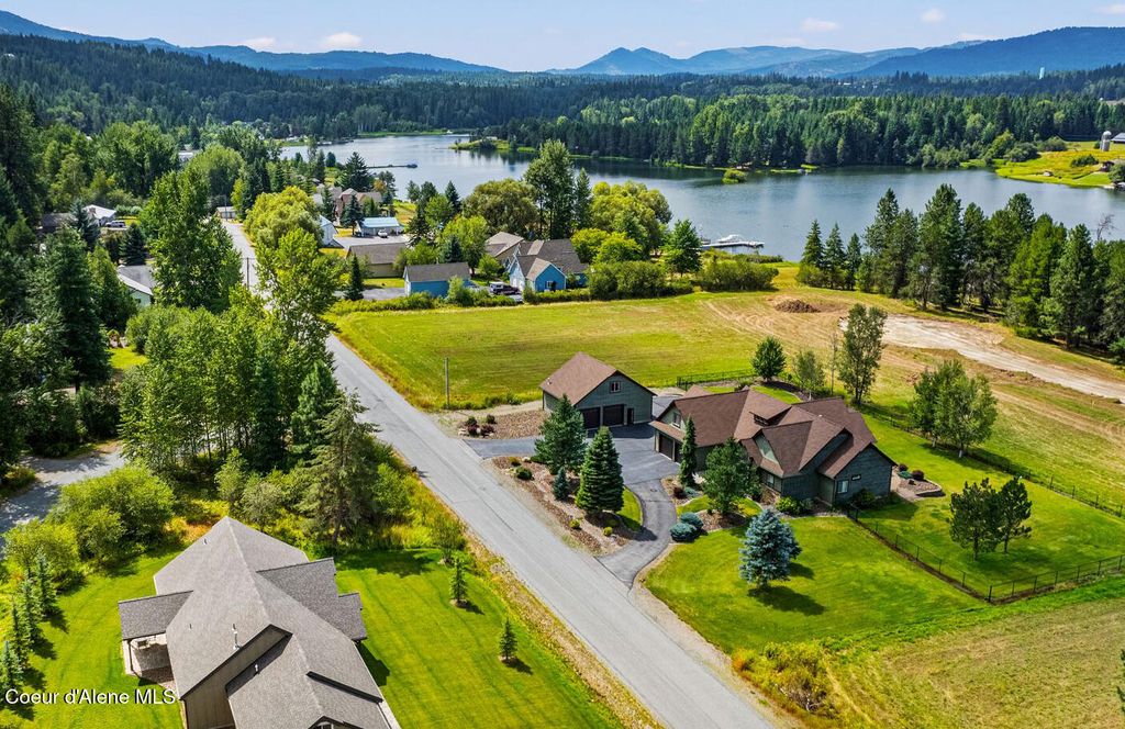 Photo of 203 Comeback Bay Ln, Sagle, ID 83860 (MLS # 26-339)