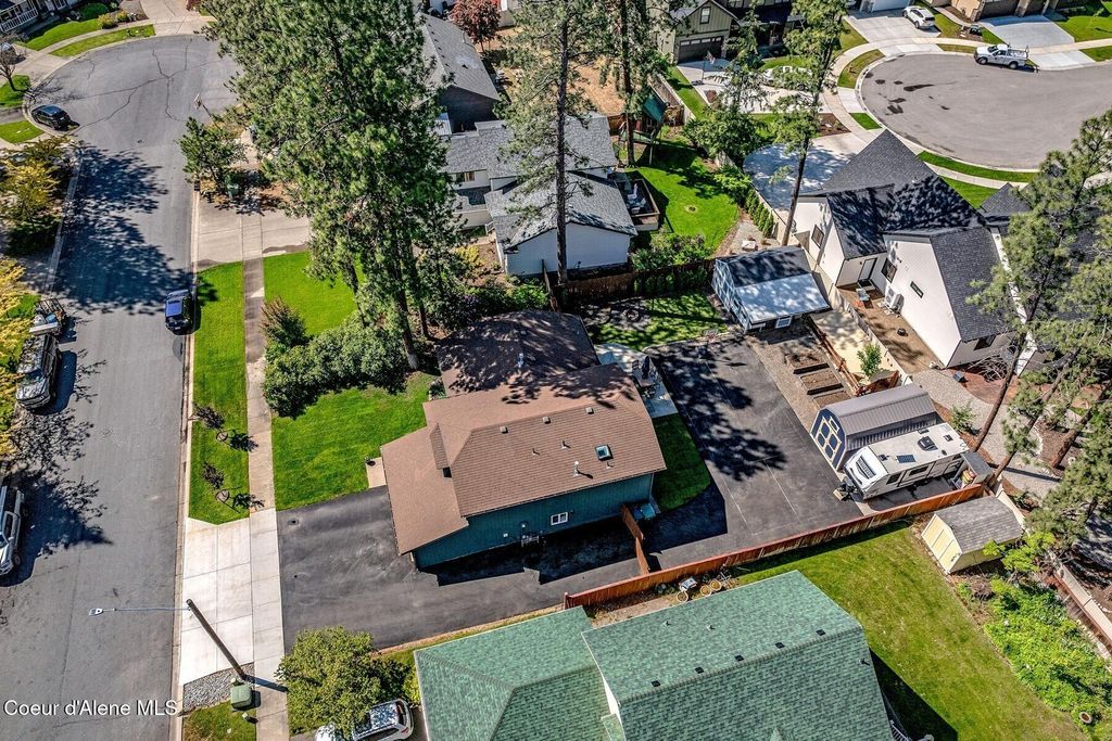 Photo of 420 Glenwood Dr, Post Falls, ID 83854 (MLS # 26-5128)