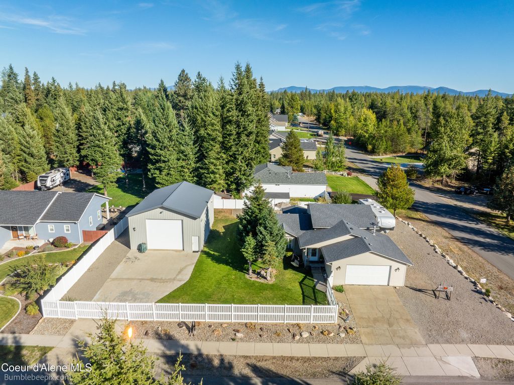 Photo of 31430 10TH Ave, Spirit Lake, ID 83869 (MLS # 25-10172)