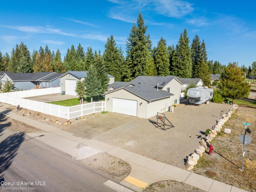 Photo of 31430 10TH Ave, Spirit Lake, ID 83869 (MLS # 25-10172)