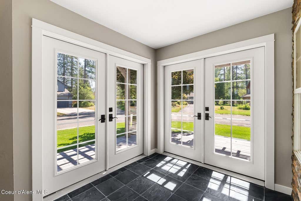 Photo of 2002 Janelle WAY, Sandpoint, ID 83864 (MLS # 26-7994)