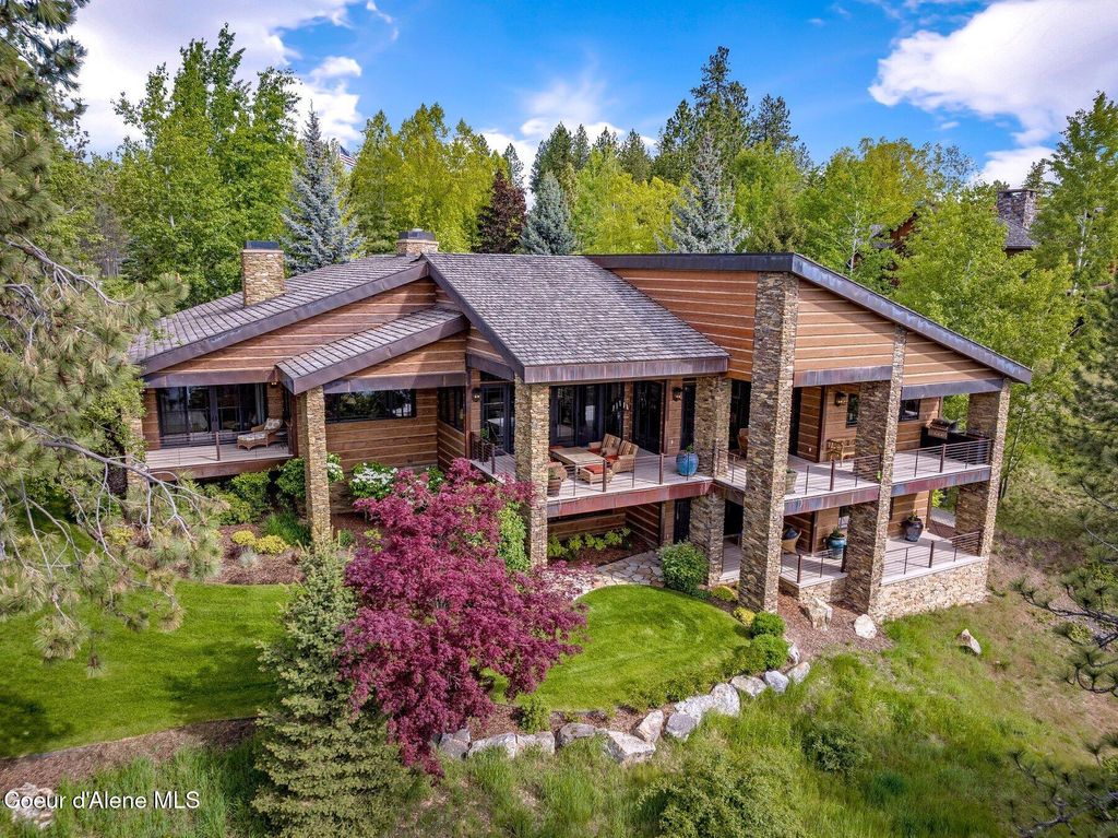 Photo of 6212 PLATINUM Dr, Coeur dAlene, ID 83814 (MLS # 25-5403)