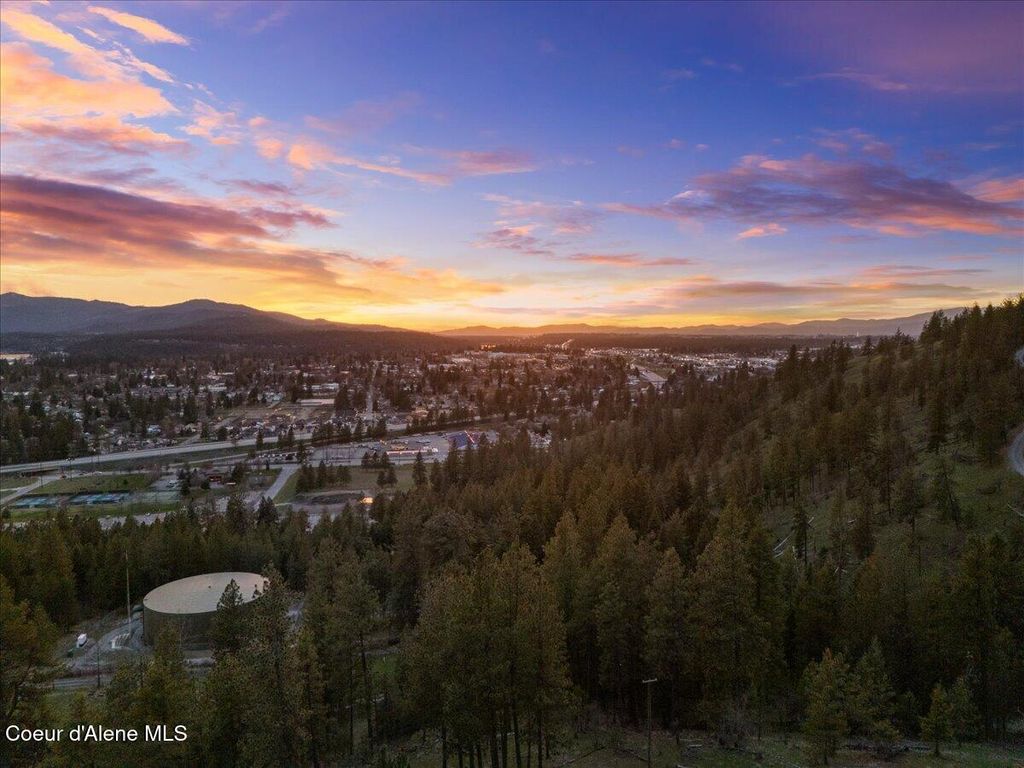 Photo of 1175 SKYLINE Dr, Coeur dAlene, ID 83814 (MLS # 26-3278)