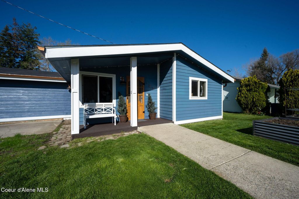 Photo of 107 Post St, Post Falls, ID 83854 (MLS # 26-3911)