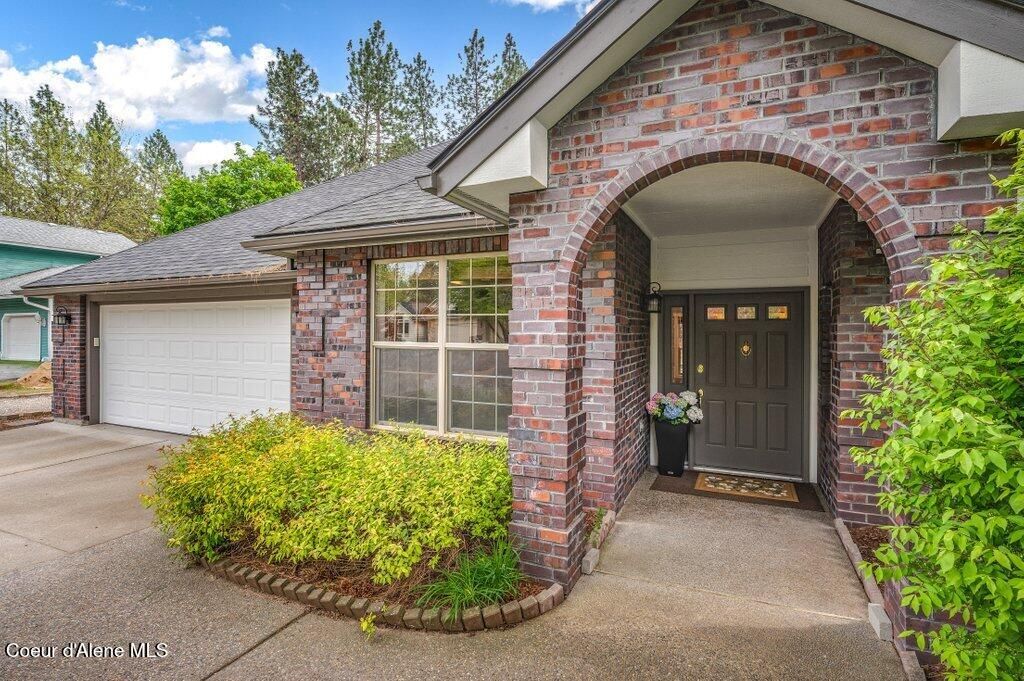 Photo of 2030 HOGAN St, Coeur dAlene, ID 83815 (MLS # 26-4568)