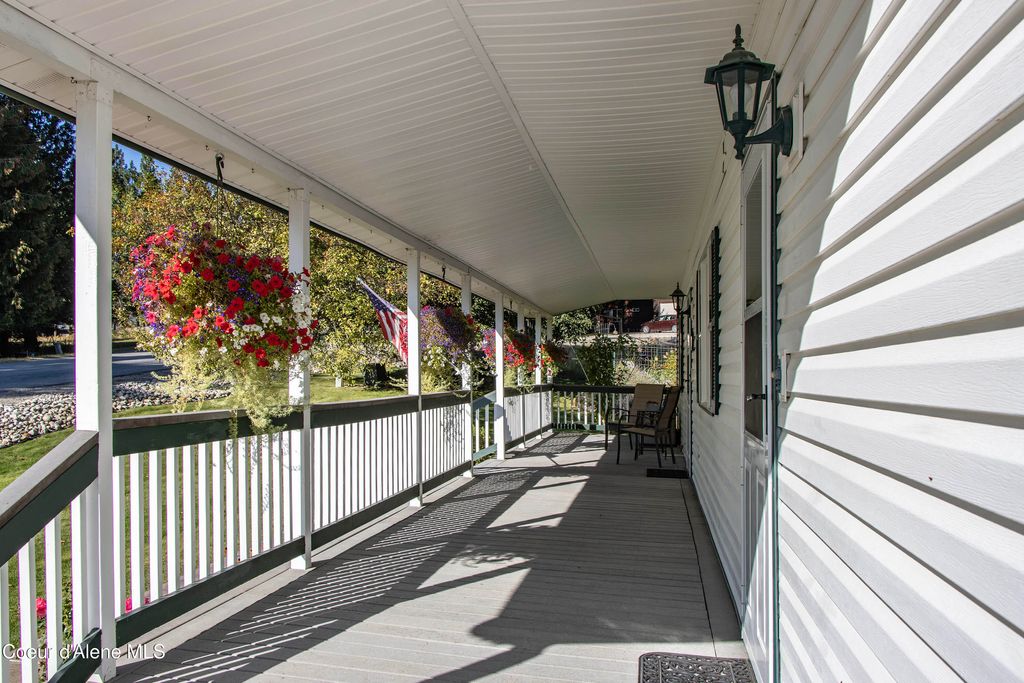 Photo of 261 Leisure Ln, Sandpoint, ID 83864 (MLS # 25-9880)