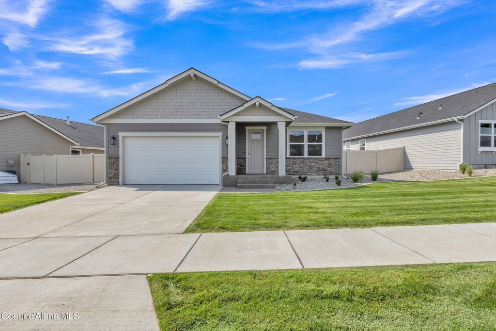Photo of 6788 Coeur Terre Blvd, Coeur dAlene, ID 83815 (MLS # 25-10405)