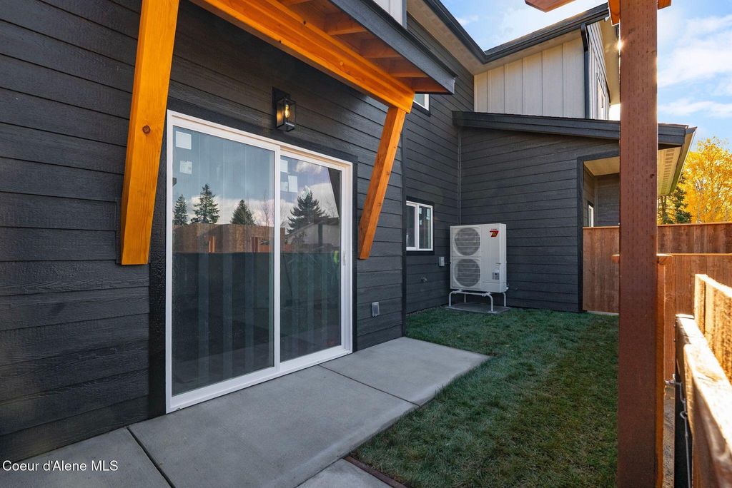 Photo of 1675 Onyx Ct, Sandpoint, ID 83864 (MLS # 25-10854)