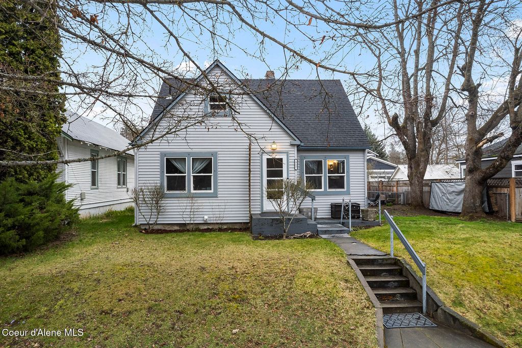 Photo of 912 C St, Coeur dAlene, ID 83814 (MLS # 26-2558)