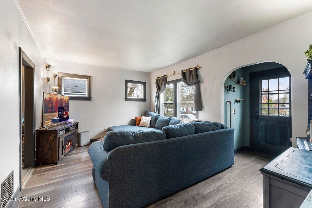 Photo of 912 C St, Coeur dAlene, ID 83814 (MLS # 26-2558)