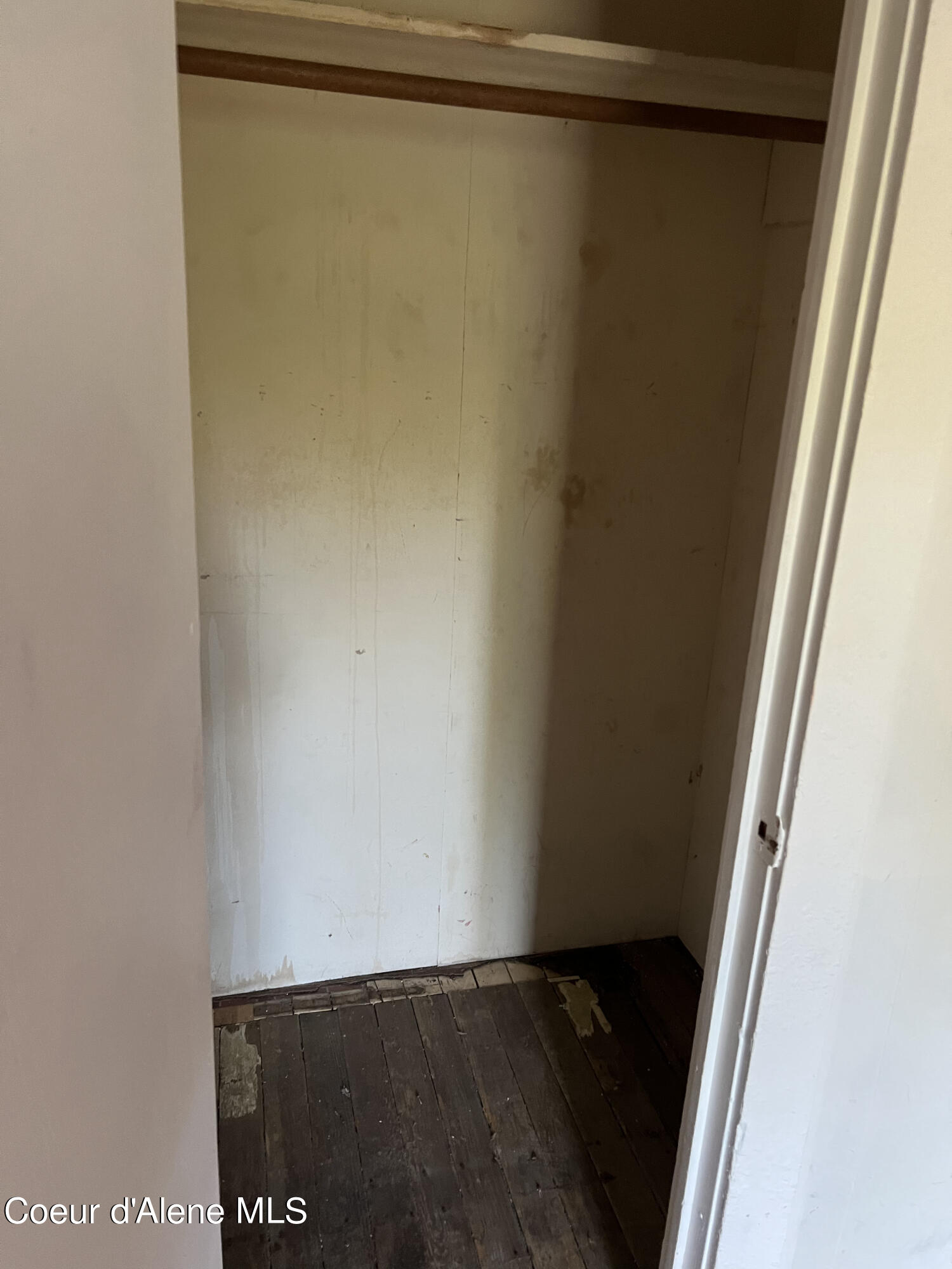 504 E 3rd Ave, Post Falls, Texas image 36