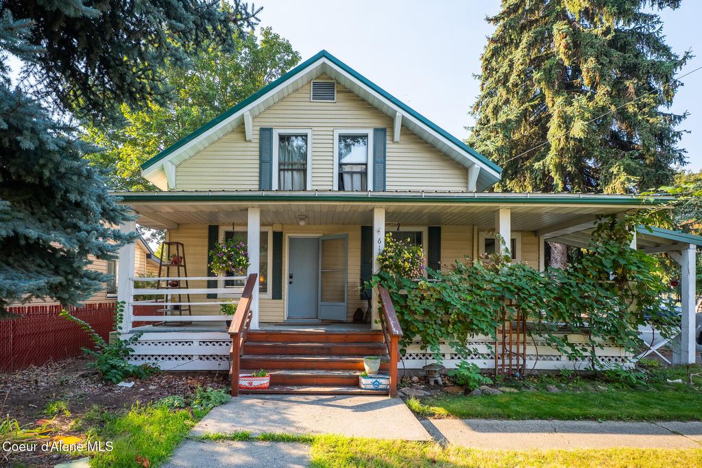 Photo of 610 Emma Ave, Coeur dAlene, ID 83814 (MLS # 25-9193)
