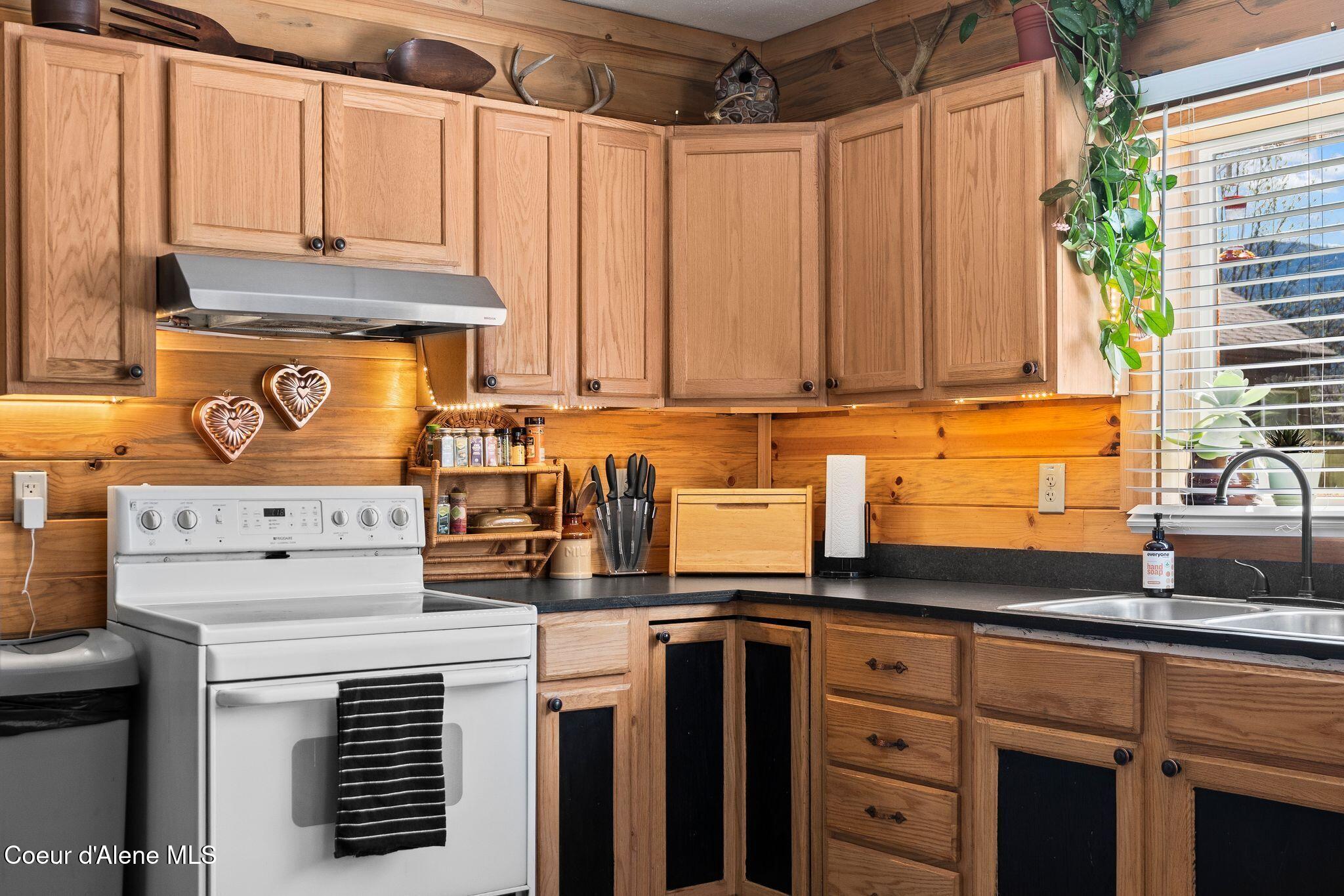112 W 3rd Ave, Clark Fork, Alaska image 5