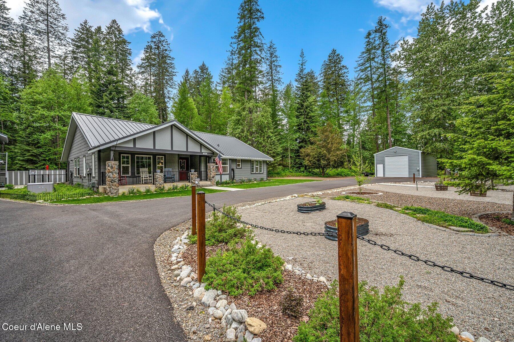 454 Brisboys Rd, Sagle, Alaska image 2