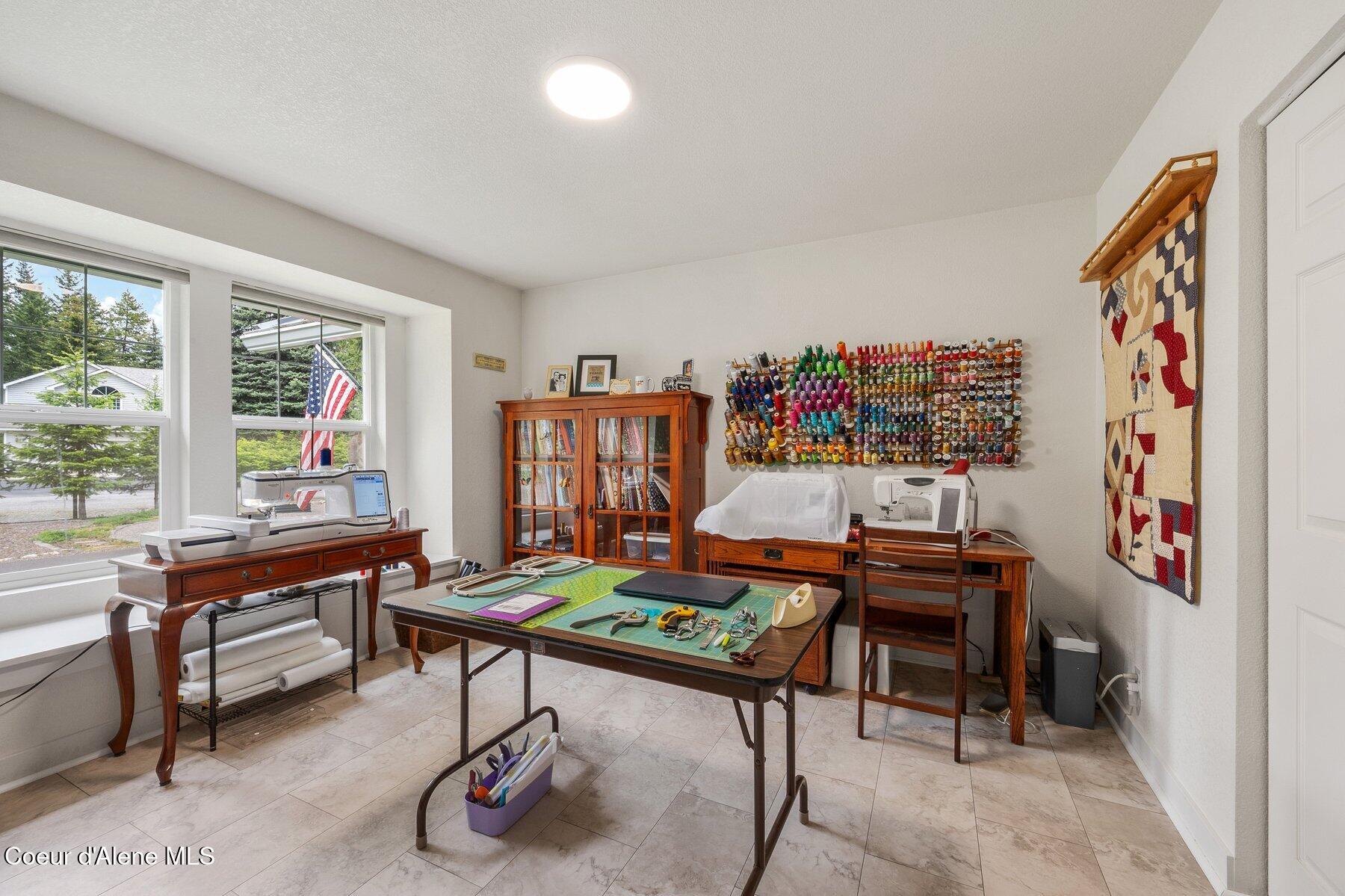 454 Brisboys Rd, Sagle, Alaska image 23
