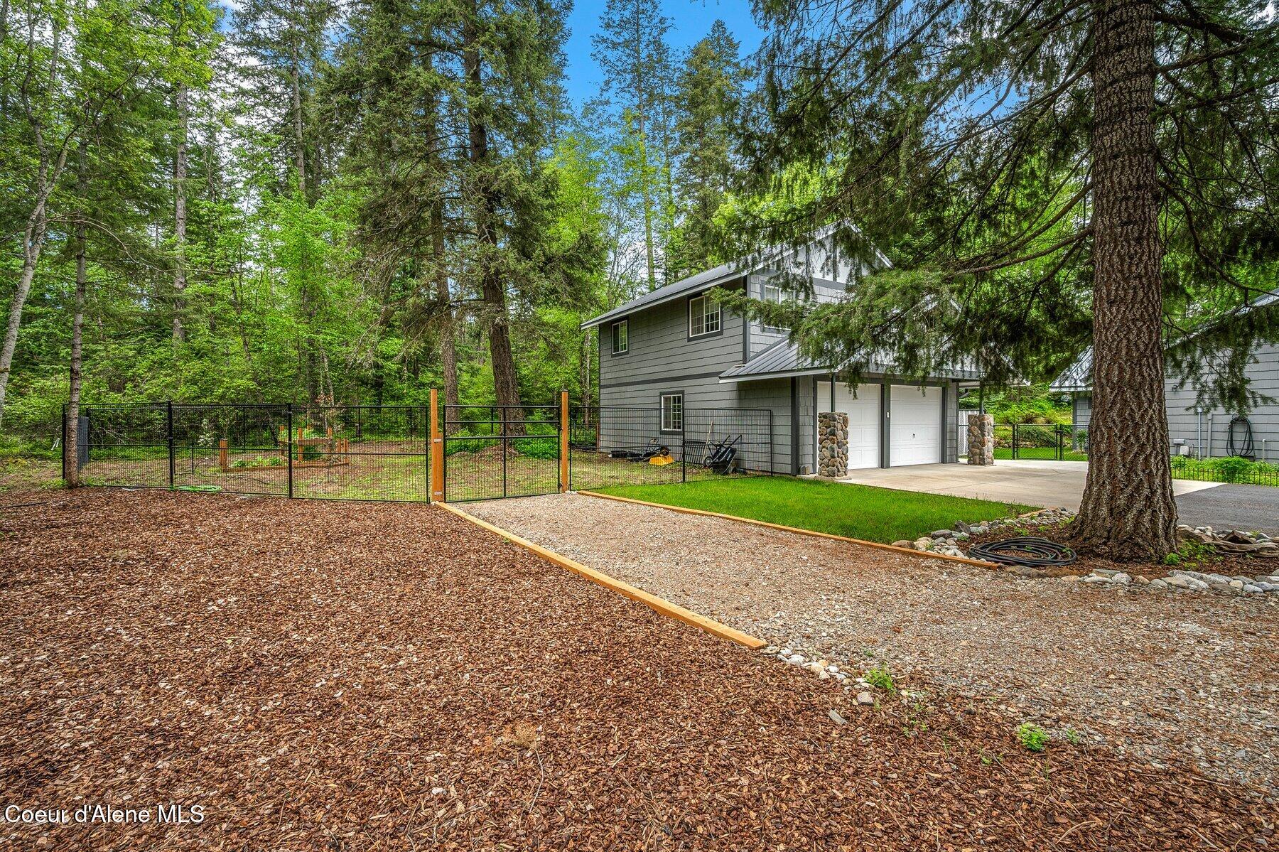 454 Brisboys Rd, Sagle, Alaska image 30