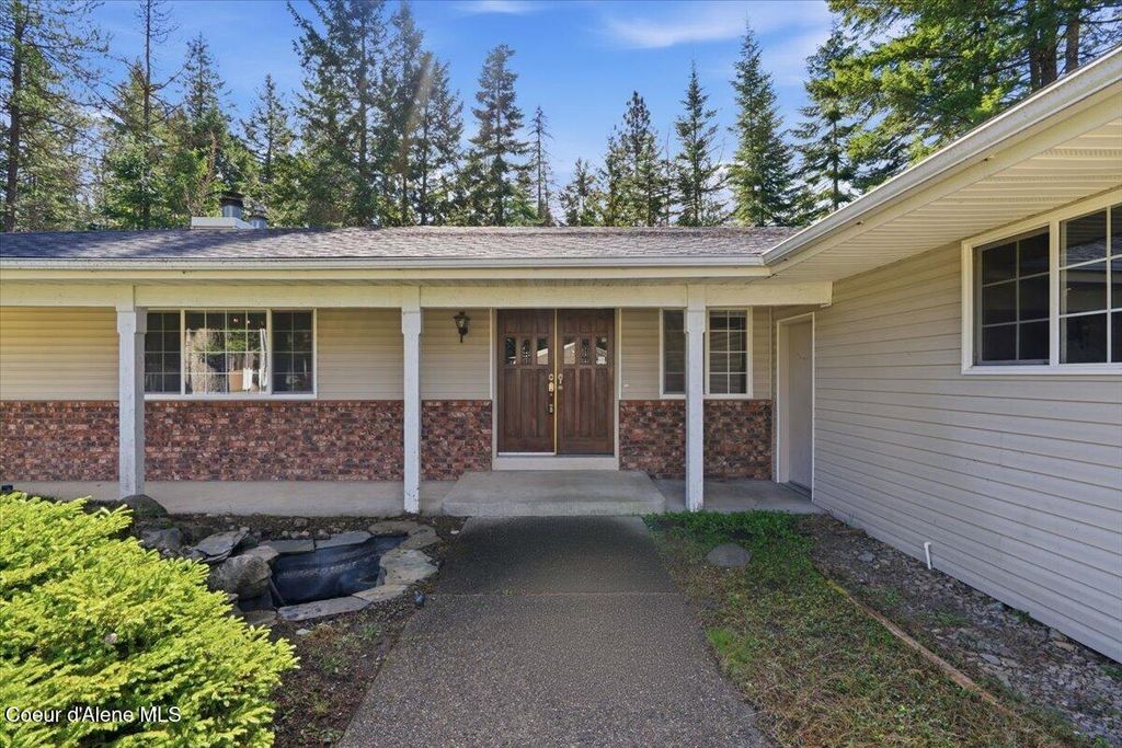 Photo of 2404 St James, Hayden, ID 83835 (MLS # 26-3532)