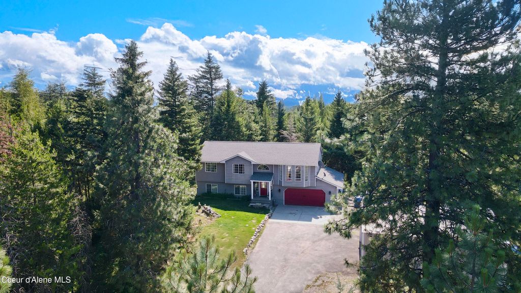 Photo of 34517 HAYDEN Dr, Spirit Lake, ID 83869 (MLS # 25-7415)
