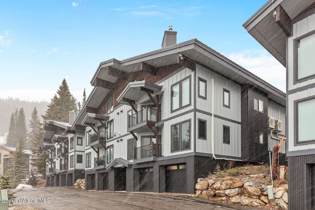 Photo of 185 Crystal Springs Springs # 604, Sandpoint, ID 83864 (MLS # 26-3755)