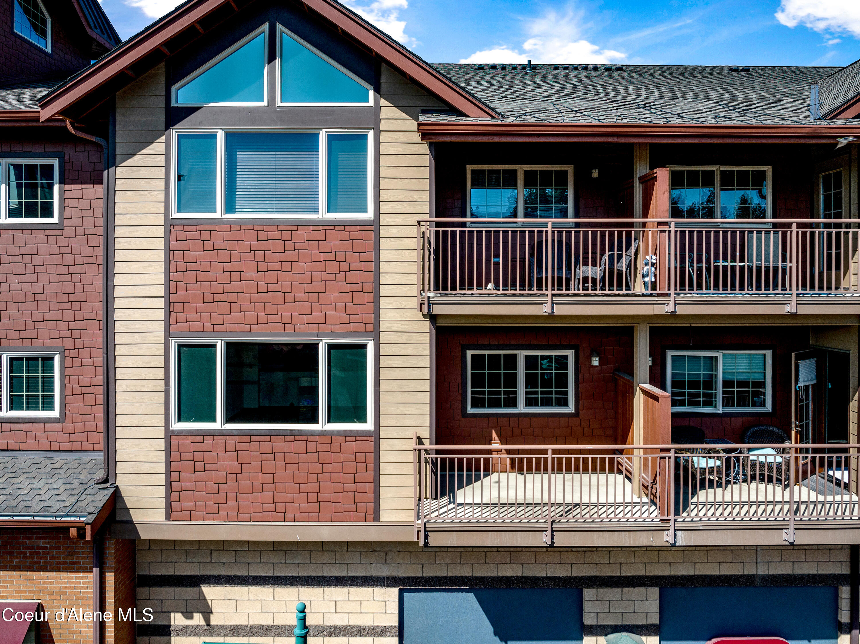 2051 Main #204