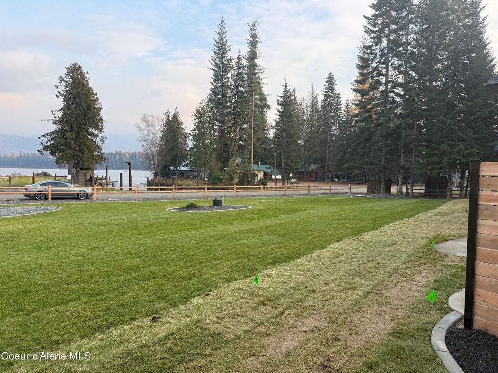 Photo of 33 Rebecca Ln, Nordman, ID 83848 (MLS # 25-10881)