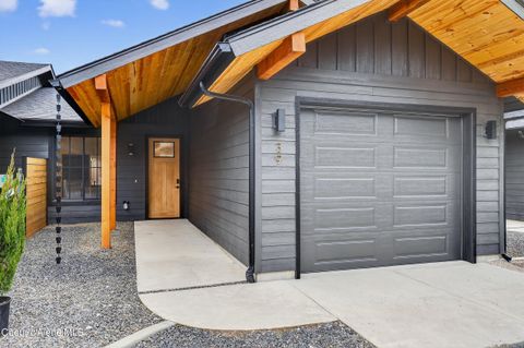 Condo For Sale - 33 Rebecca Ln<br/> Nordman, ID 83848