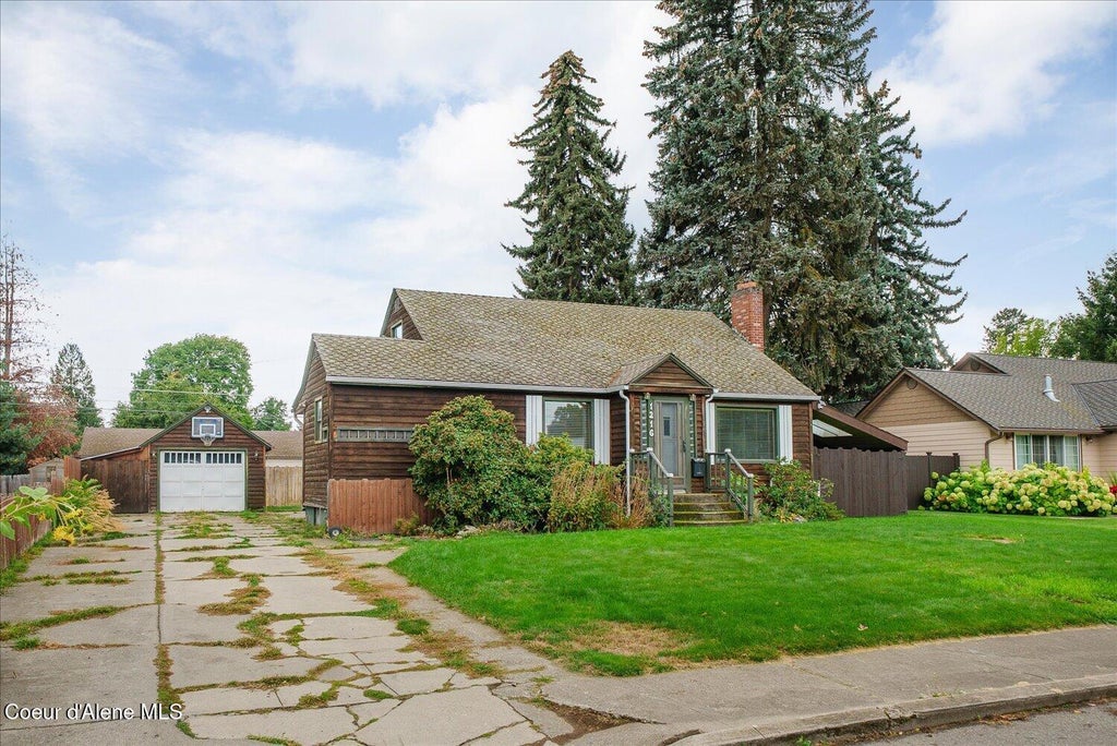 Photo of 1216 Montana AVE, Coeur dAlene, ID 83814 (MLS # 26-9957)