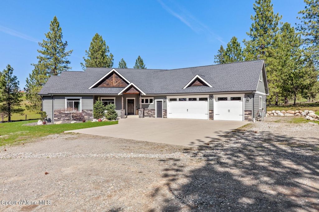 Photo of 7433 Highview Dr, Coeur dAlene, ID 83814 (MLS # 26-3419)