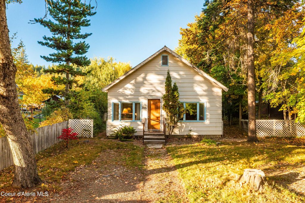 Photo of 306 Washington St, Dover, ID 83825 (MLS # 26-1258)