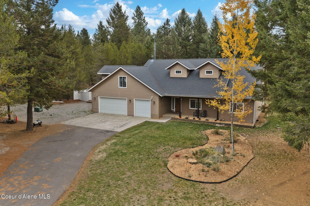 Photo of 24704 Hunters Grove Grove, Rathdrum, ID 83858 (MLS # 26-10387)