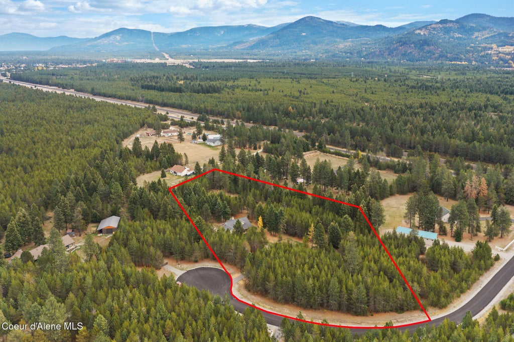 Photo of 24704 Hunters Grove Grove, Rathdrum, ID 83858 (MLS # 26-10387)
