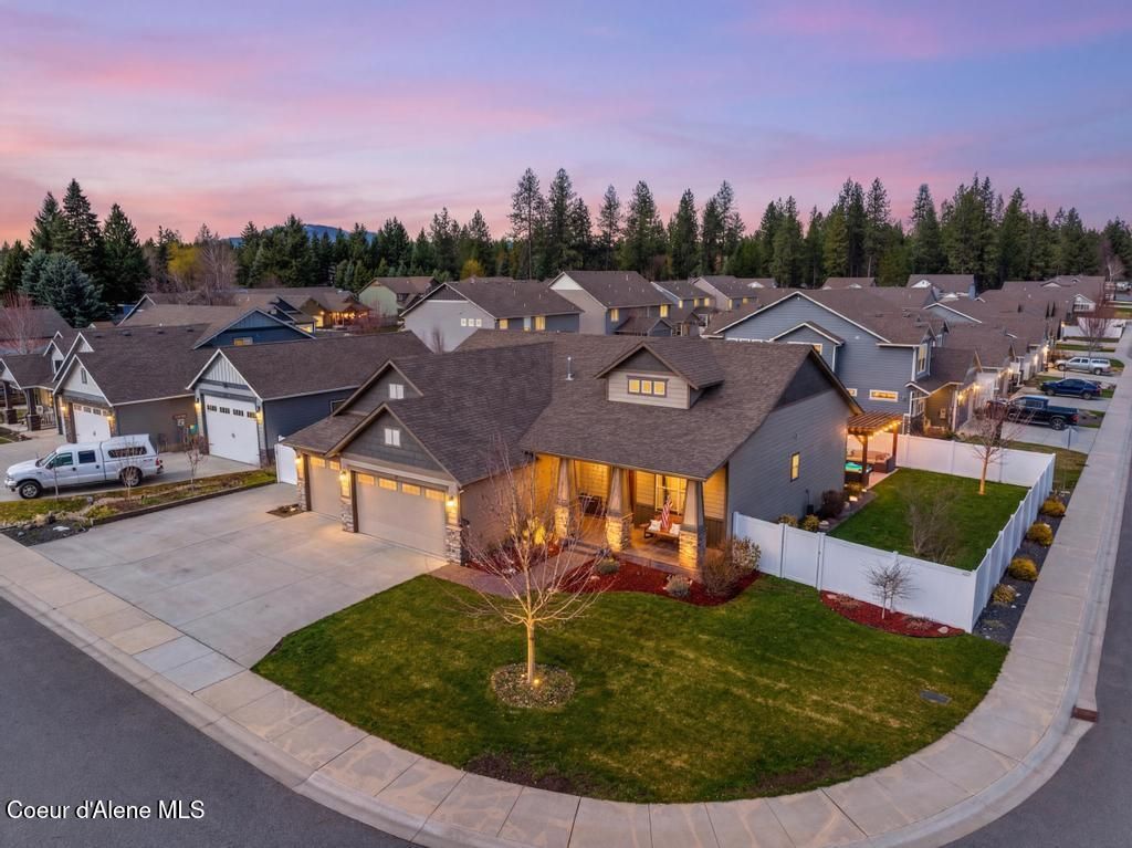 Photo of 11305 EMERALD Dr, Hayden, ID 83835 (MLS # 26-3277)